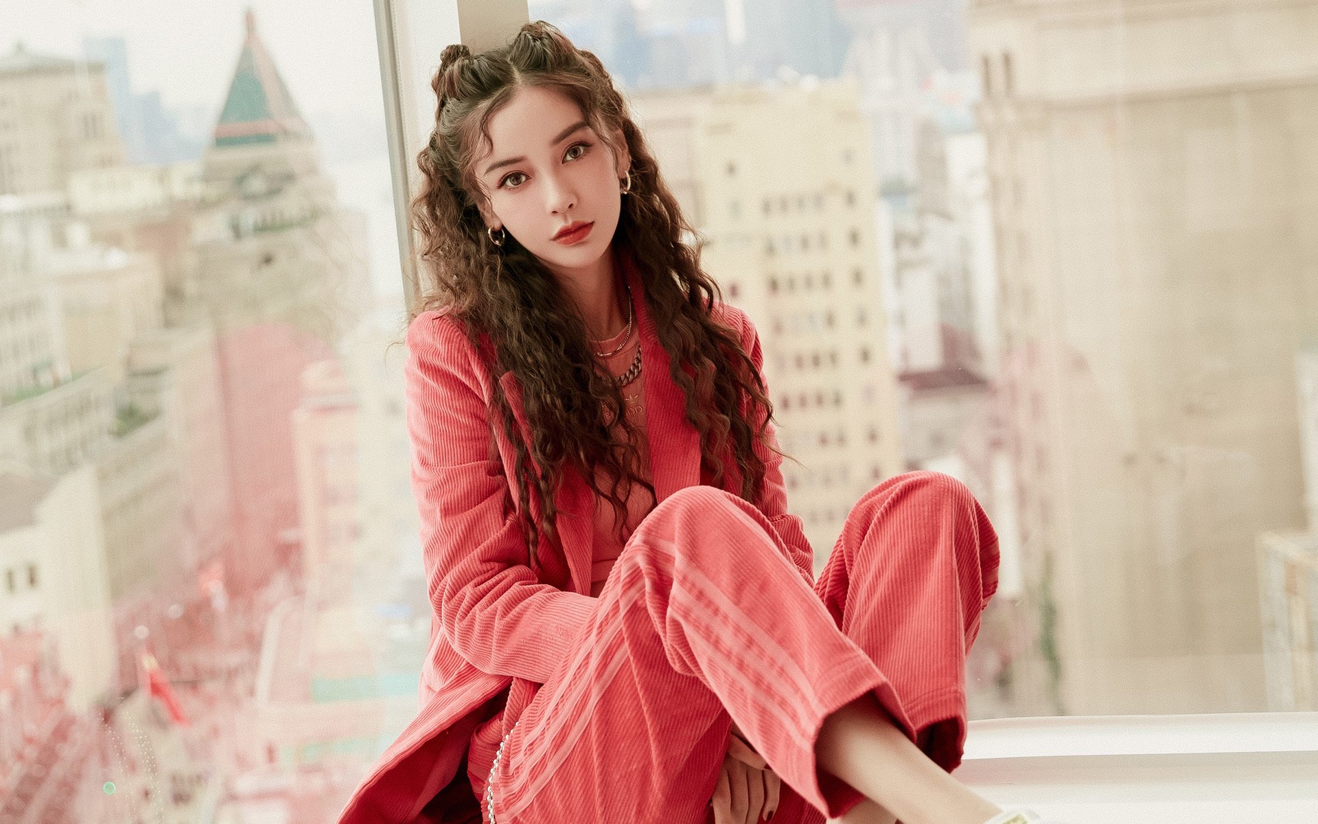 爱游戏综合娱乐-快船队内气氛轻松互动频繁提高默契度，球队快船