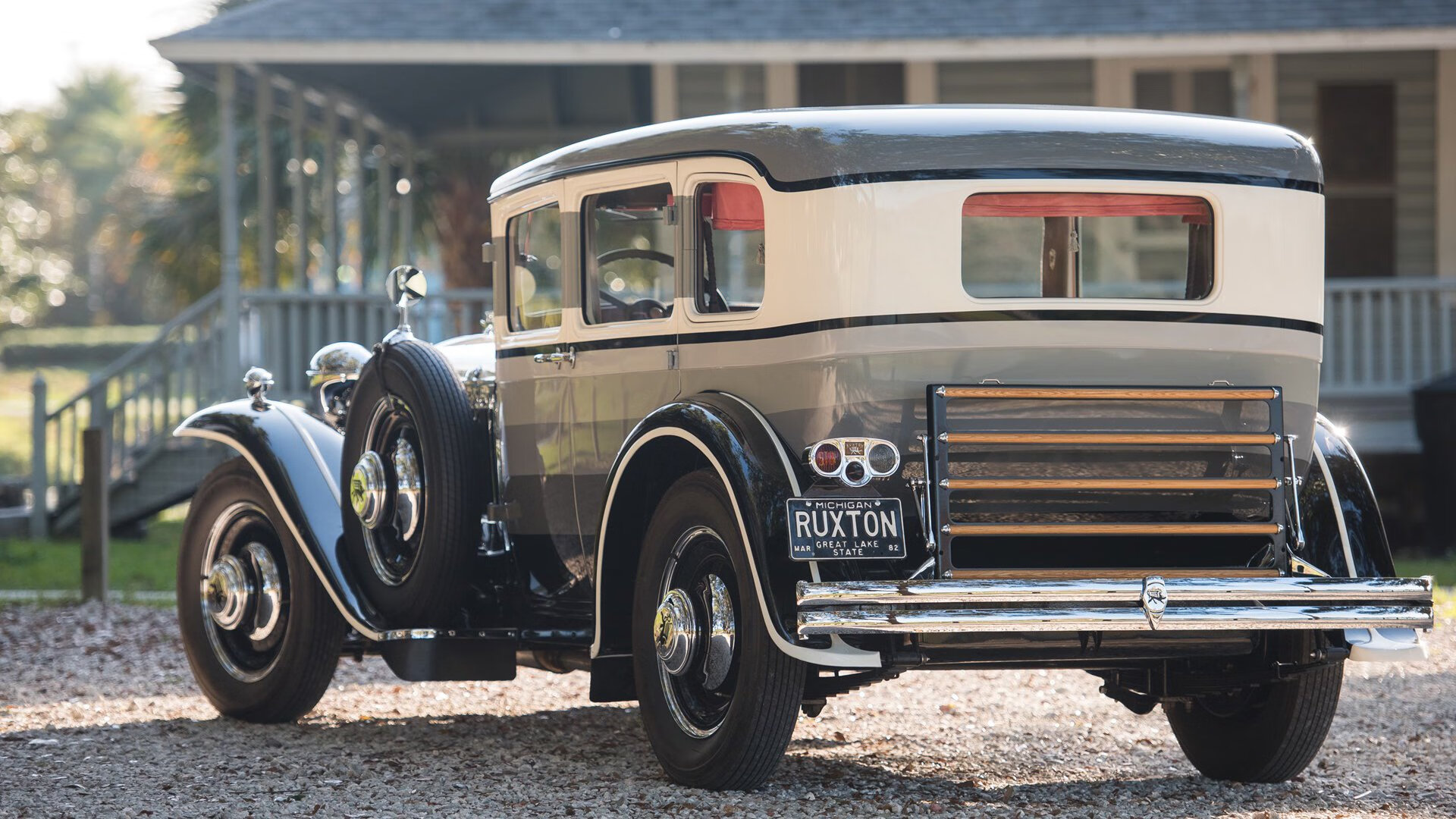 皮特·卡普尔通过精准传球和快速突破,带领袋鼠队在比赛中占据上风