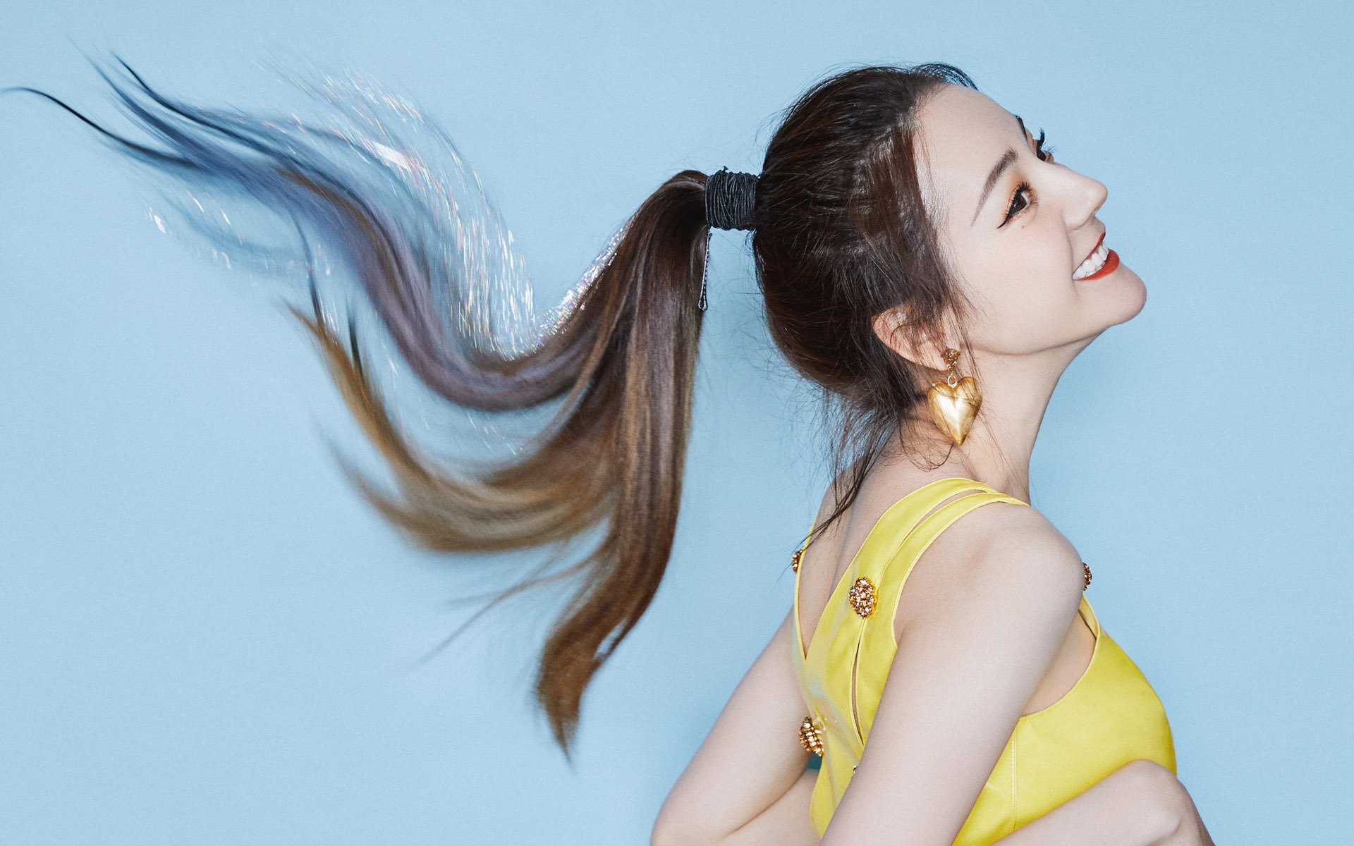 爱游戏娱乐网址-绿色环保足球器材在校园推广，实现绿色骑行与运动相结合，足球 绿色