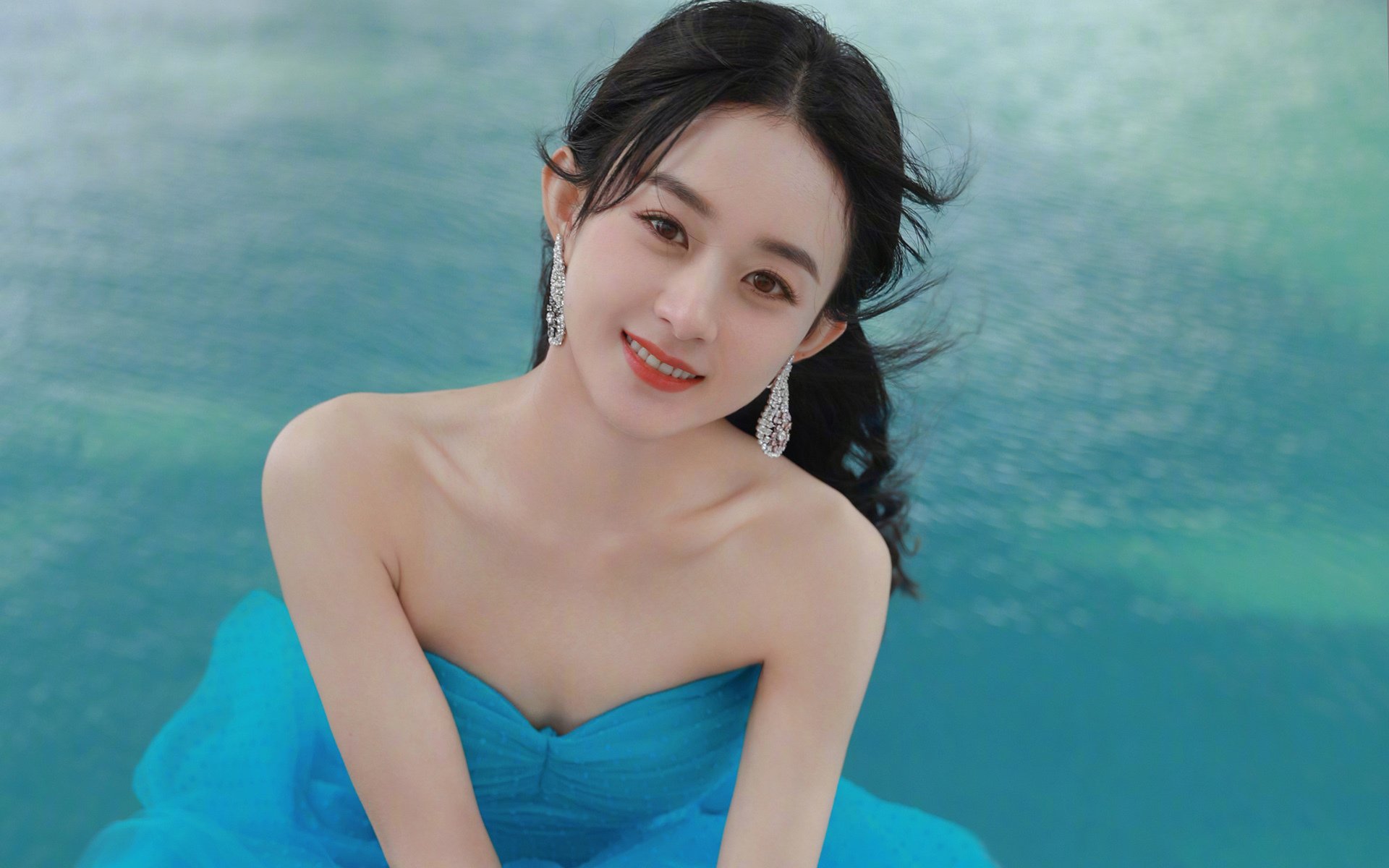 不退役！埃里克森签下2年合约，继续征战绿茵场！，埃里克森即将出院回球场